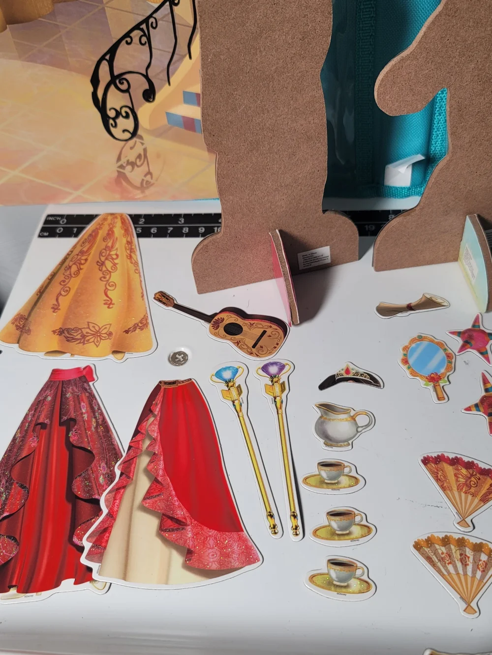 LN. Disney 2018 Elena of Avalor Magnetic Dress-Up Wooden Dolls with Carry Bag